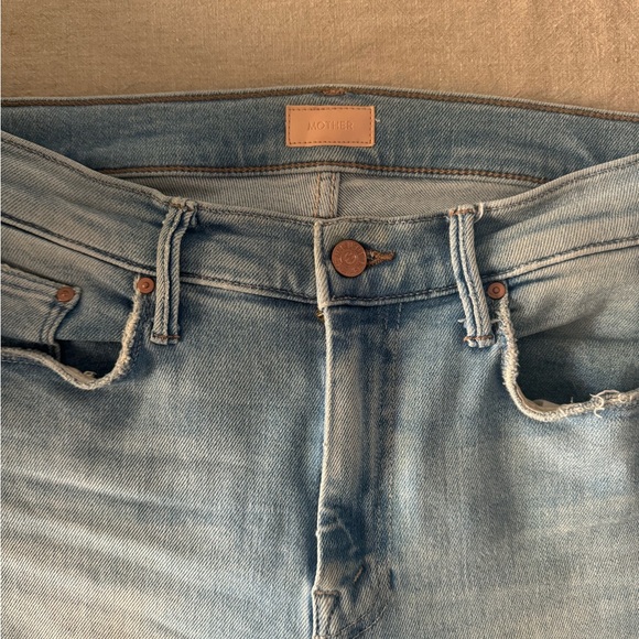 The Weekender Fray Jeans - Picture 11 of 11